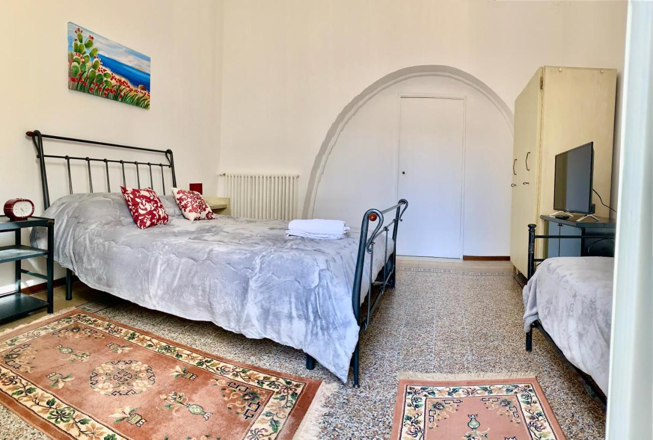 Suite Dreams Politeama Палермо Екстериор снимка